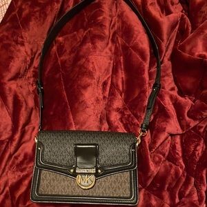 Michael kors jessie medium logo shoulder bag